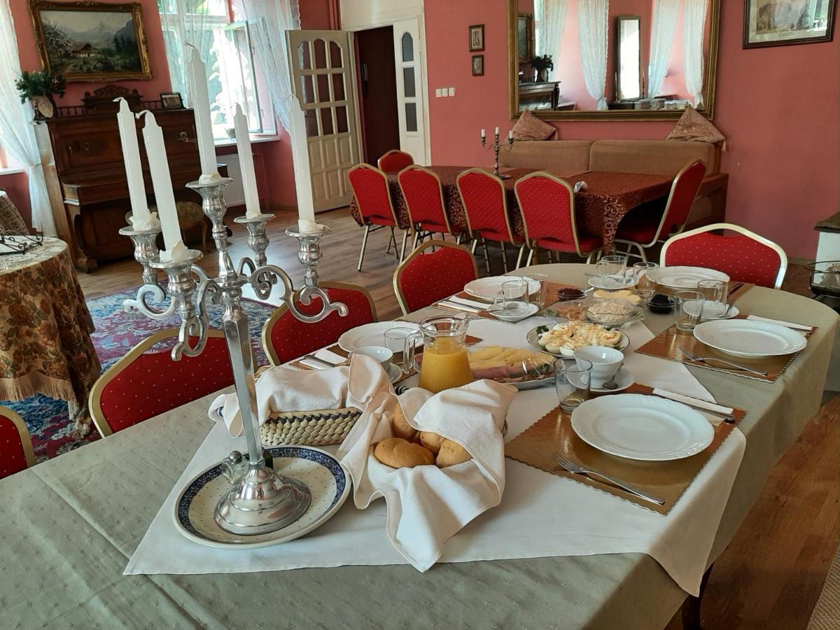 Palac Jastrowiec Bagian luar foto
