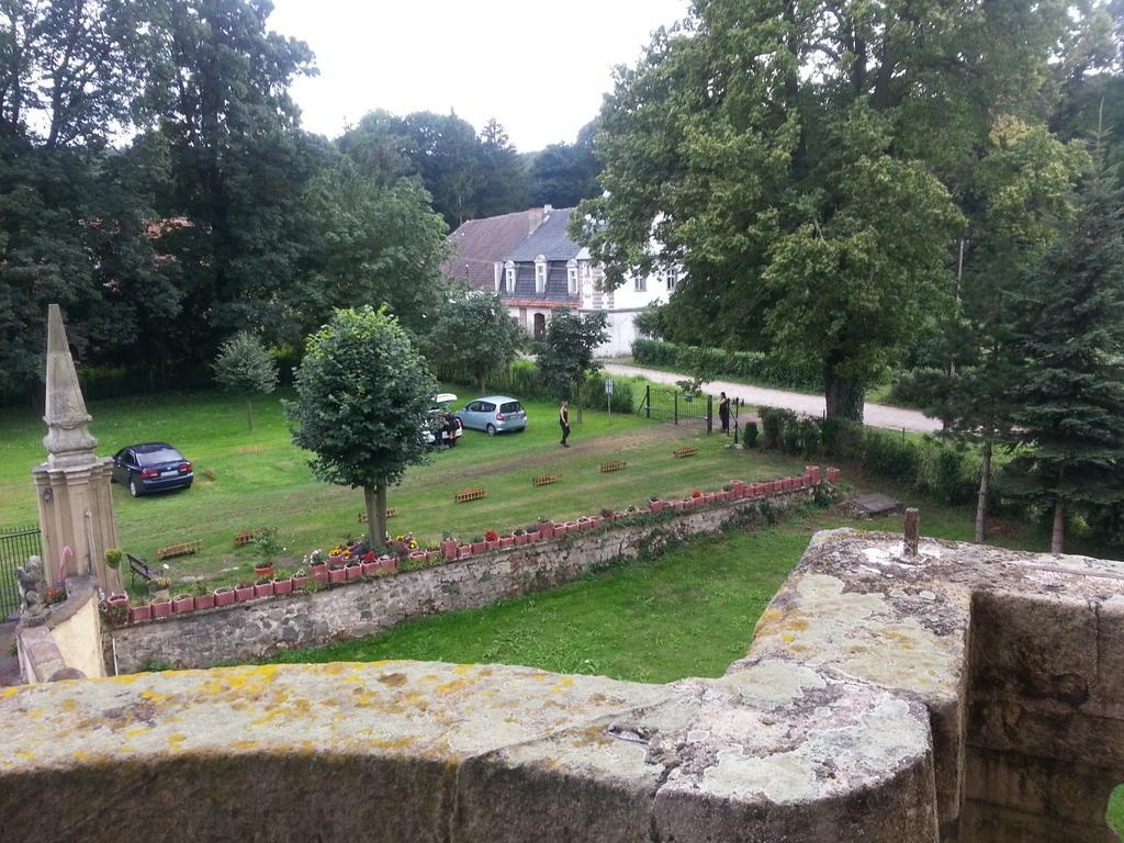 Palac Jastrowiec Bagian luar foto