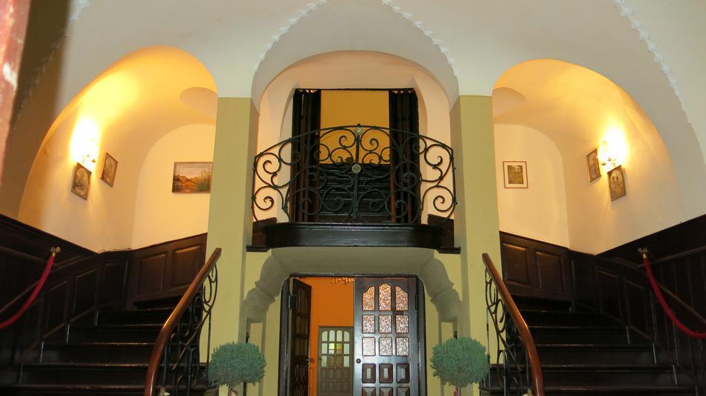 Palac Jastrowiec Bagian luar foto