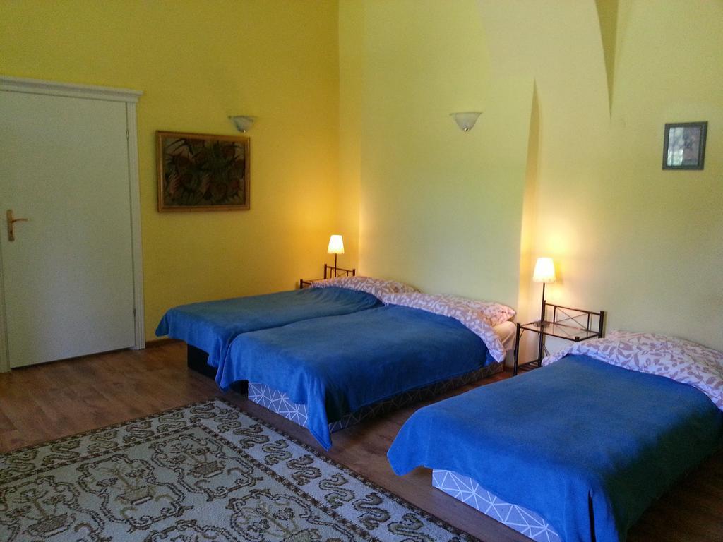 Palac Jastrowiec Bagian luar foto