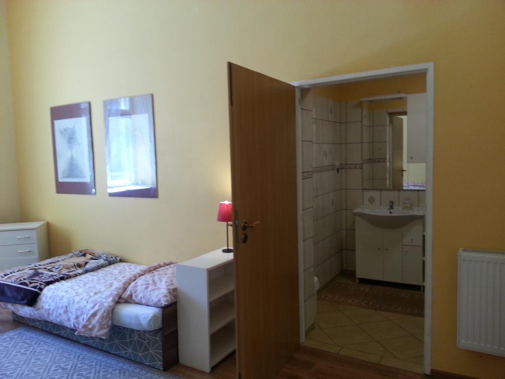 Palac Jastrowiec Bagian luar foto